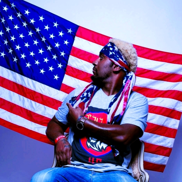 Meet your Poshers, Grabbiee!!! - Picture 2 of 14